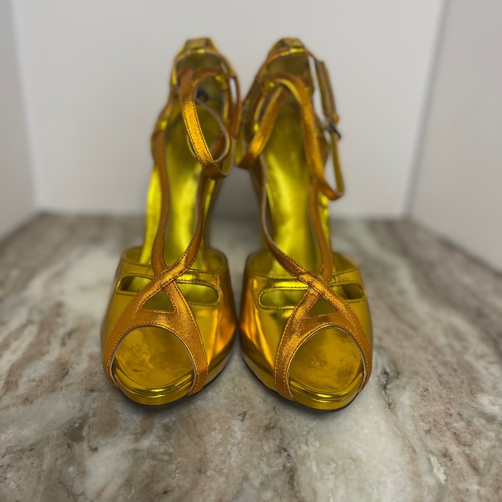 BOTTEGA VENETA gold pumps
